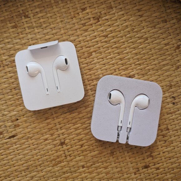 Apple Other - APPLE WIRED EARBUDS 3.5MM JACK OR LIGHTNING CABLE